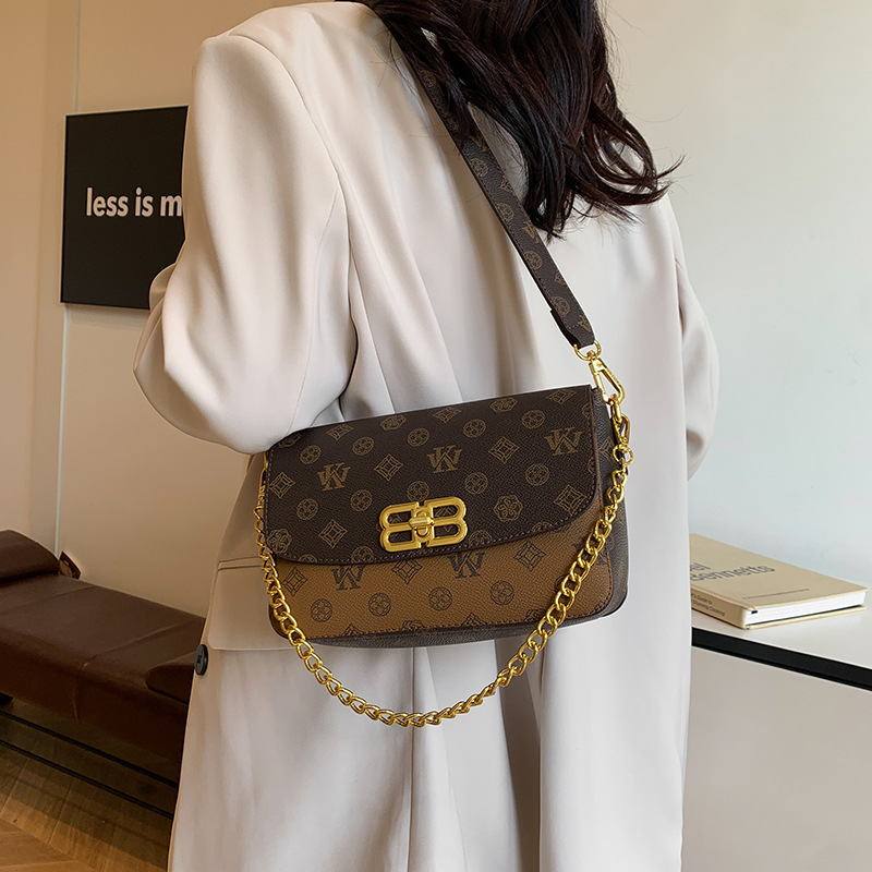 WKwk premium sense 2025 new retro printed chain small square commuter shoulder oblique span bag women