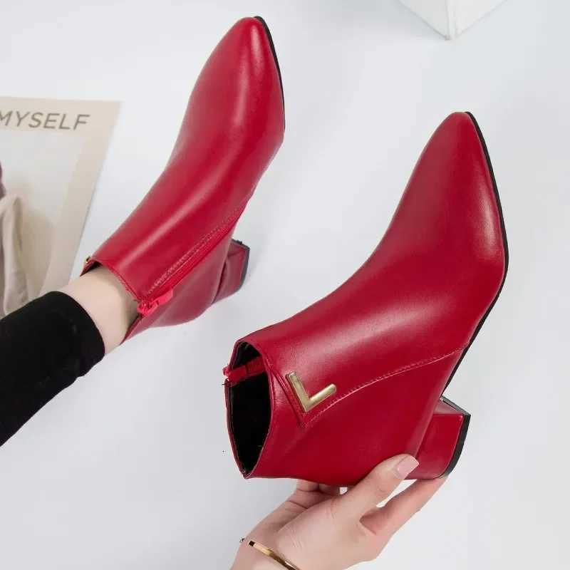 2024 New Style Fashion Womens Boots Casual Leather High Heels Spring Womens Shoes Pointed Toe Side Zipper Office High Heels 42T251223