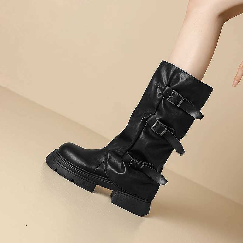 Womens 2024 Classic Belt Buckle Design Street Fashion Womens Rider Boots Stylish Versatile Platform Gothic BootsT251223
