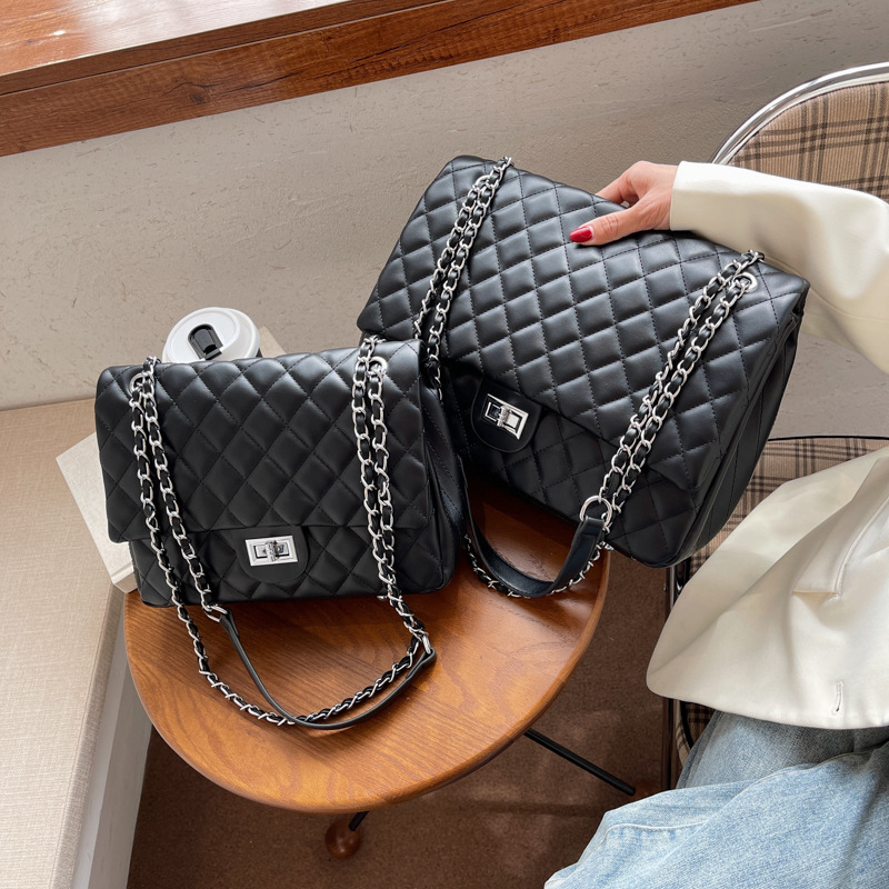 2026 Women's Quilted Chain Mini Bag, Fashion Small Purse Convertible Shoulder Crossbody Bag