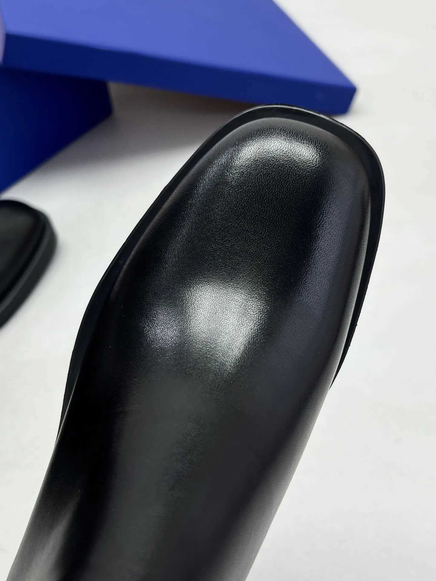 New womens short boots with simple and exquisite cowhide fabric round toe designer luxury style Handmade By MasterT251223