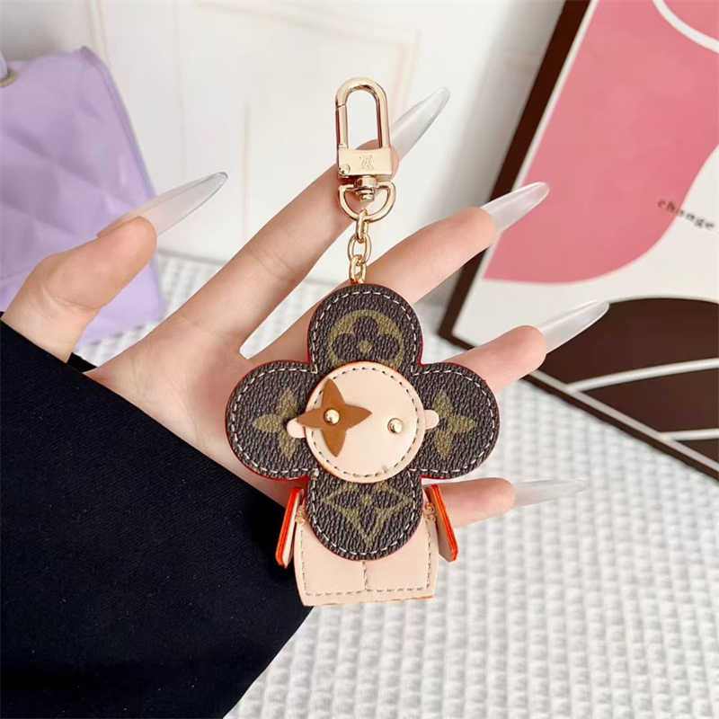 Classic Luxurys Keychain Brand Brown black Flower Sunflower grid Designer Car Keyring Womens Keychains Handmade Fashion Keychain Bags Pendant for women men