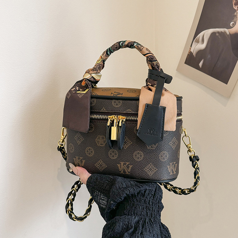 wk premium sense portable small square bag women 2025 new retro printing mini bucket bag shoulder bag oblique span bag women