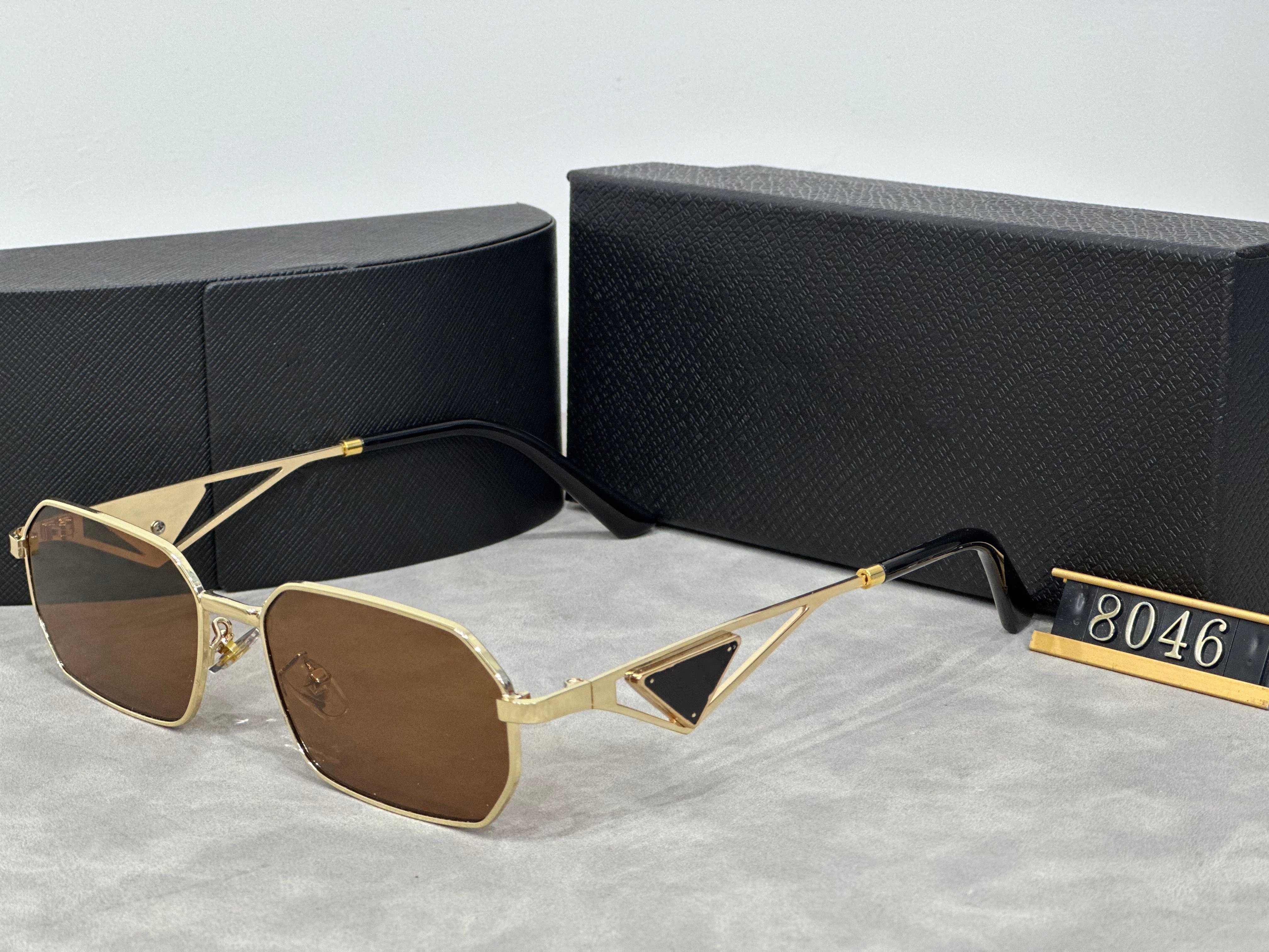 Classic Sunglasses For Men Women Designer Fashion Retro Eyewear Outdoor Beach Leisure Style Goggles UV400 Small Metal Square Full Frame Random Box