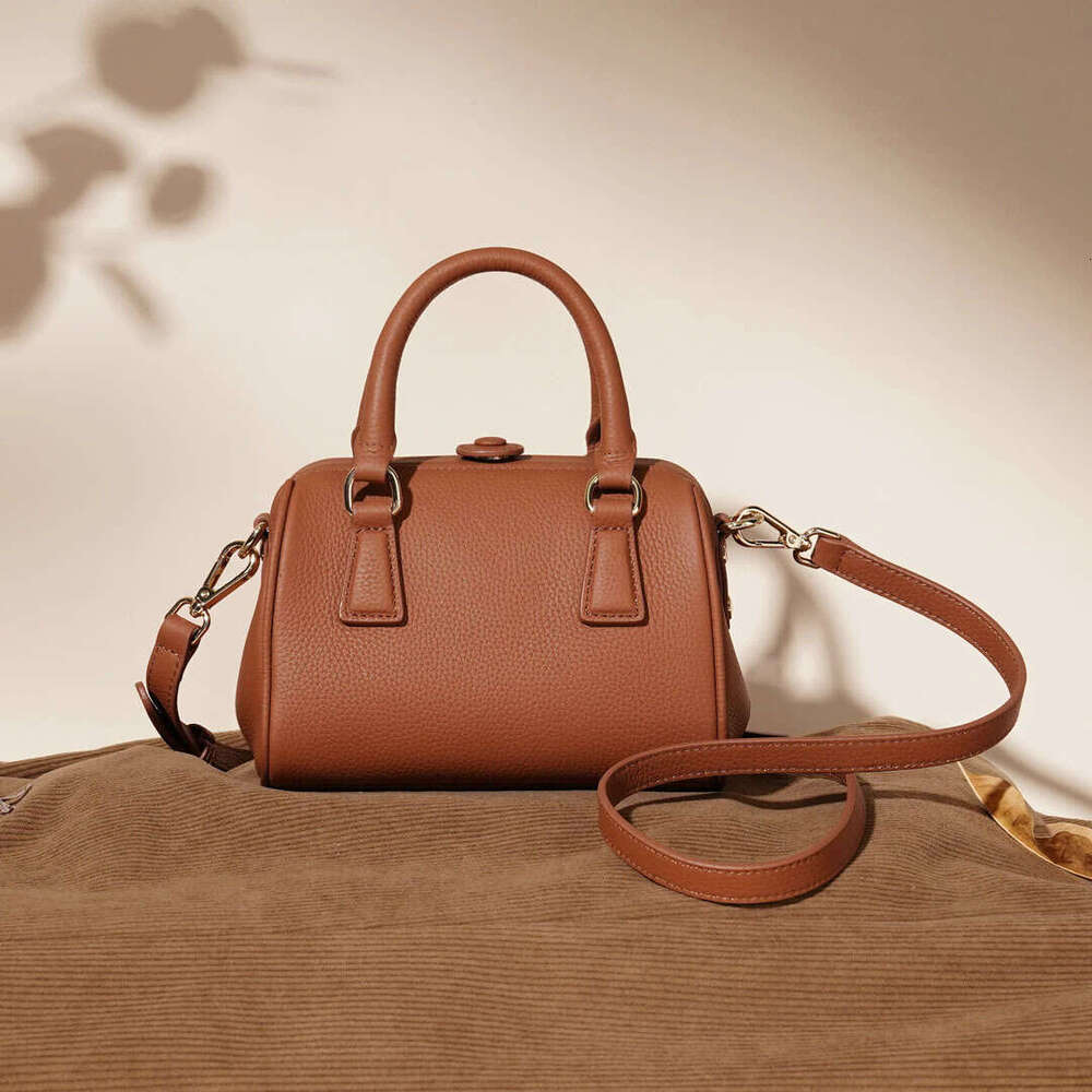 Luxury bag, handbag, Hobo hot item, P home bowling bag, high-end feeling, pillow bag, popular and versatile, shoulder bag, crossbody bag for women