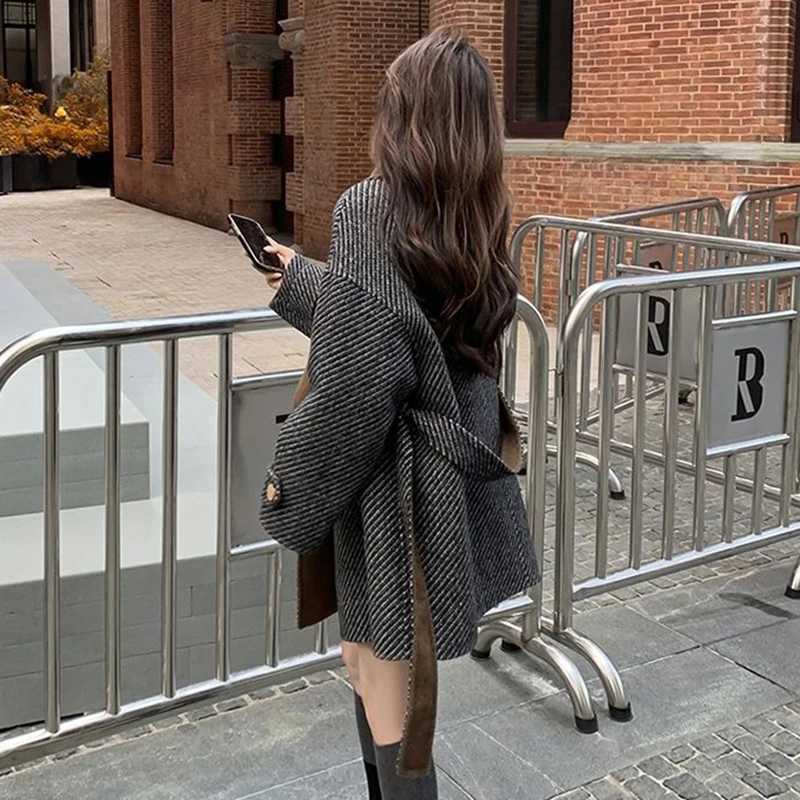 Elegant Striped Woolen Coats Women Autumn Winter Thick Bandage Vintage Outwear Loose Casual Office Lady Sashes Preppy New TopsT251224