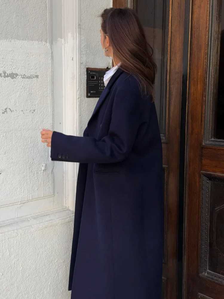 Fashion Women Navy Soid Lapel Woolen Overcoat Single Breasted Full Sleeve V-neck Loose Long Coat 2025 Lady Winter Street CoatsT251224