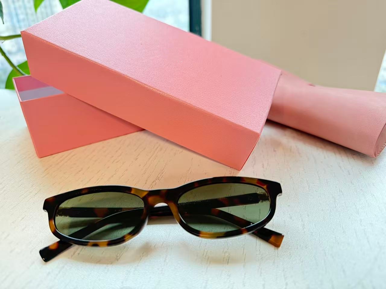 Designer sunglasses for womens sunglasses men sunglass woman high quality luxury new explosive sunglasses retro full frame top outdoor sunshade UV400