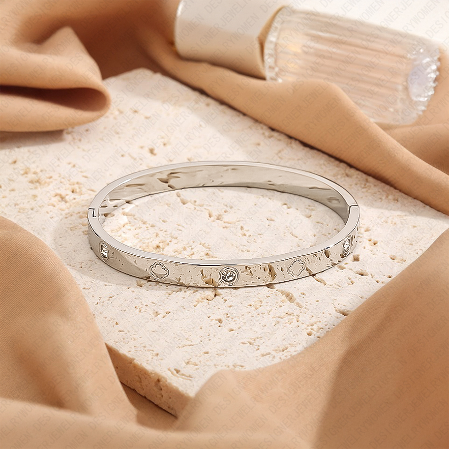 Designer Bracelet for Women Diamond Bangle 18K Gold Plated Bangles Luxury Jewlery Designer for Women Sparkling Elegant Gift Premium