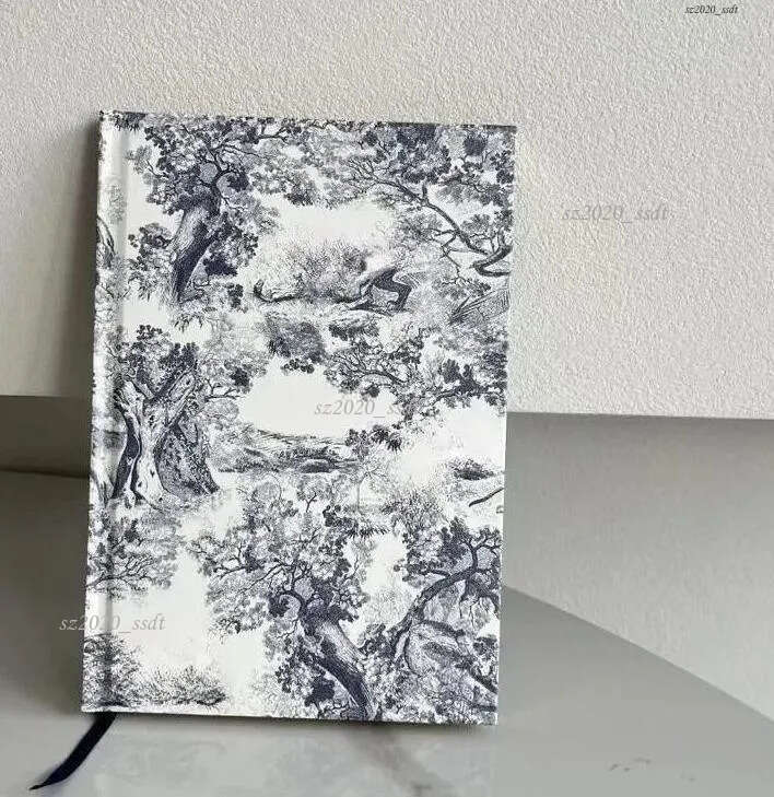 Wholesale sales of 13 luxury notepad, diary, fashionable notebook, ballpoint pen set, designer letter logo, exquisite gift, office, student teacher diary, bookmark pen set