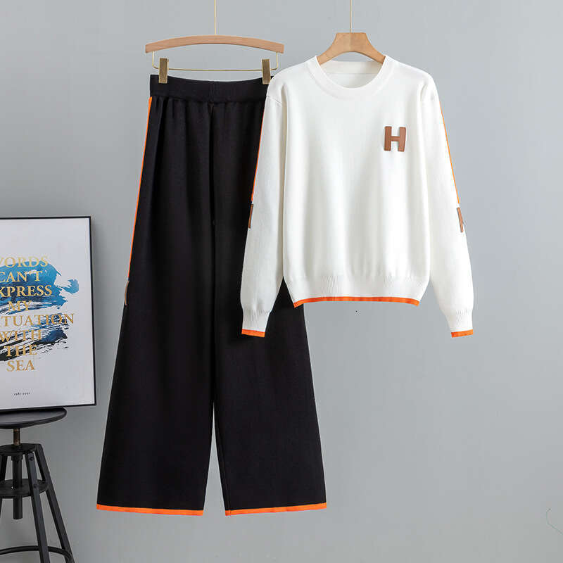 Women's Casual Two-Piece Knit Pants Set, Embroidered-Logo Round-Neck Top and Knee-Length Pants - Polyester Autumn Daily Outfit, Relaxed 2pc Women's Ca - view 4