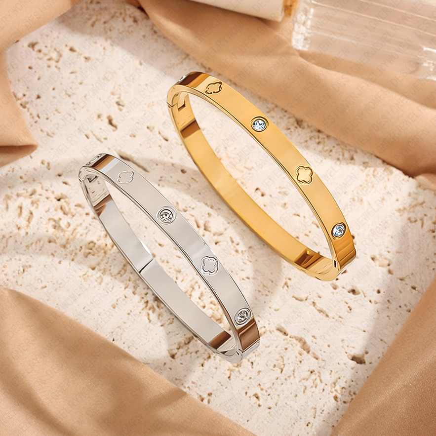 Designer Bracelet for Women Diamond Bangle 18K Gold Plated Bangles Luxury Jewlery Designer for Women Sparkling Elegant Gift Premium