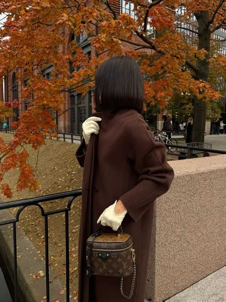 Casual Solid Lapel Woolen Blend Overcoat Women Single Breasted Full Sleeve V-neck Loose Warm Coat 2025 Winter Street OuterwearT251224