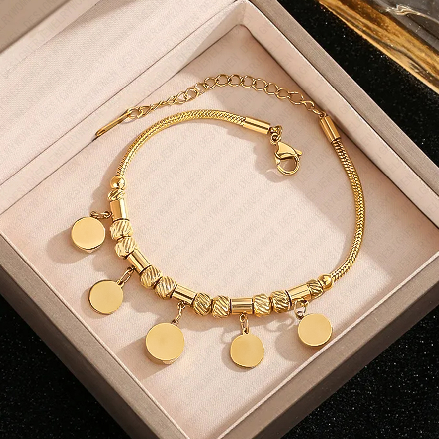 Designer Bracelet for Women Diamond Bracelets Vintage Open Bangle Roman Numeral Bangles Luxury Jewlery Designer for Women Timeless Sparkling Gif