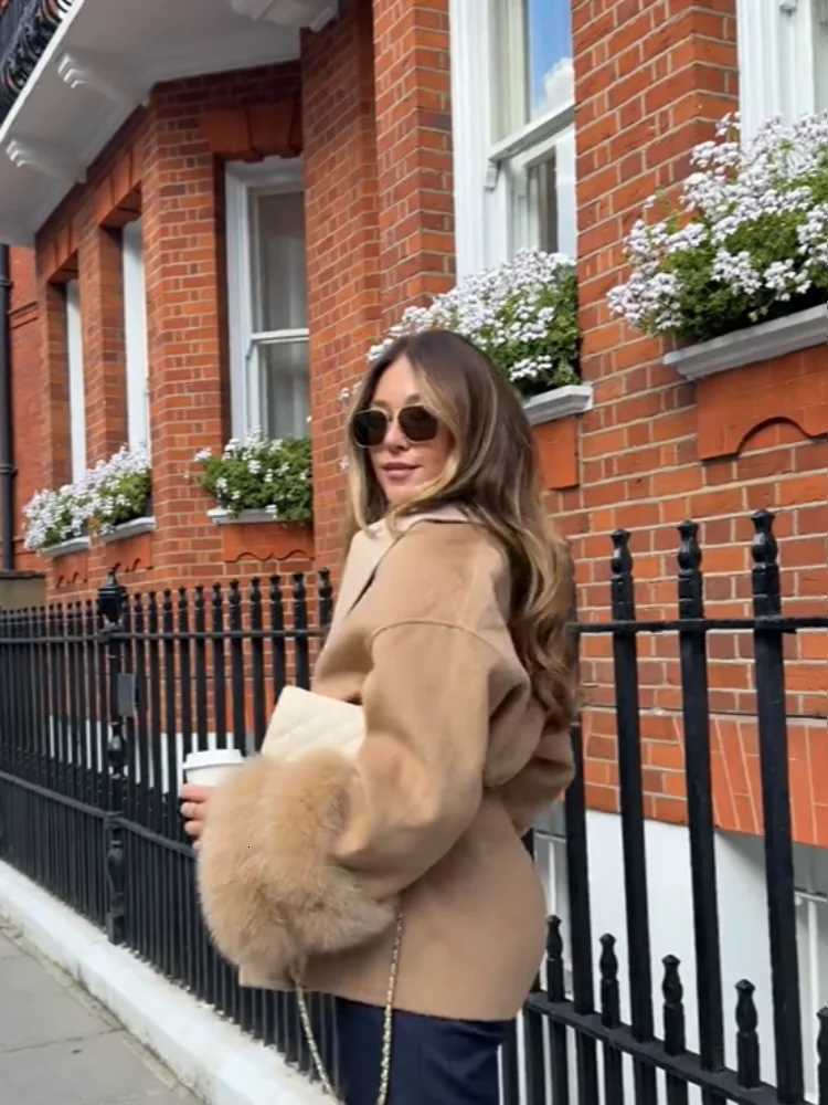 Women Faux Fur Patchwork Woolen Coat Fashion V-neck Long Sleeve With Belt Loose Jacket NEW Autumn Winter Daily Commuter OutwearT251224