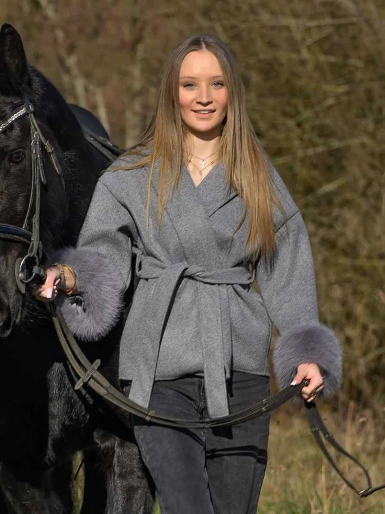 Fashion Lapel V-neck Woolen Coat Women Chic Lace Up Single Breasted Pocket Loose Jacket 2025 New Lady Daily High Street OutwearsT251224