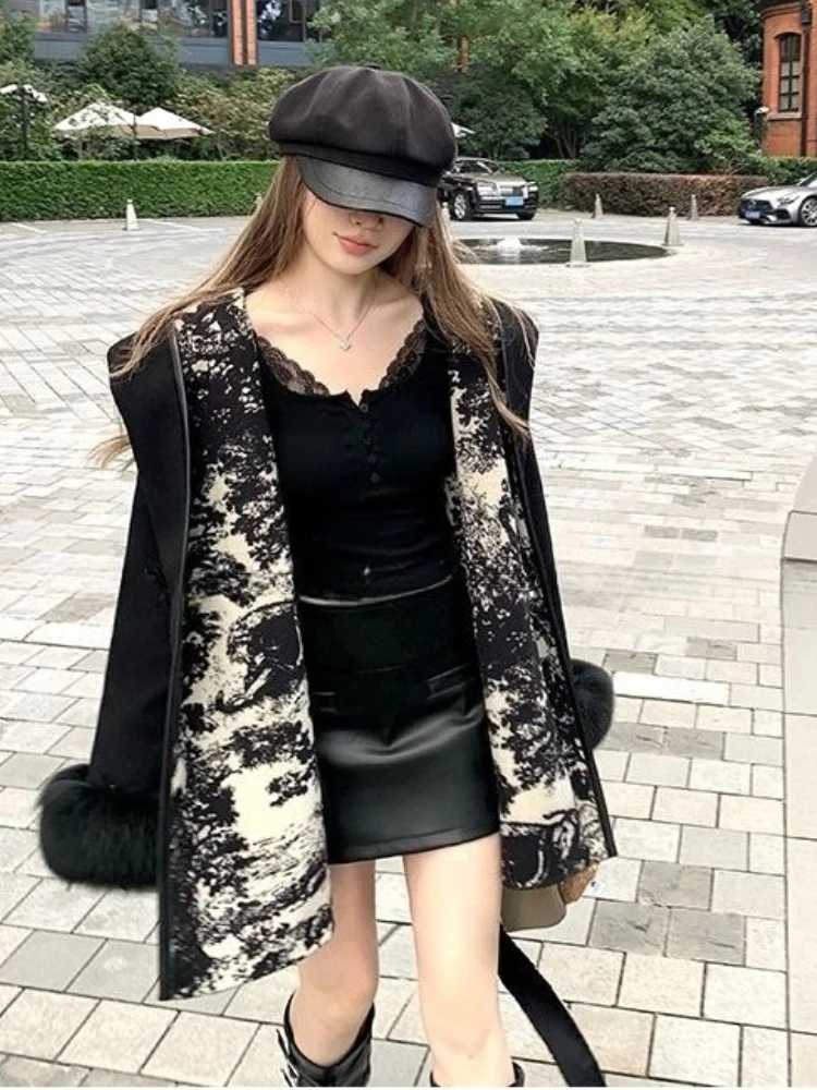 Winter Retro Floral Printed Patchwork Wool Coat Women New Fashion Korean Style Loose Hooded Woolen Jacket Party Fur Blends 2025T251224