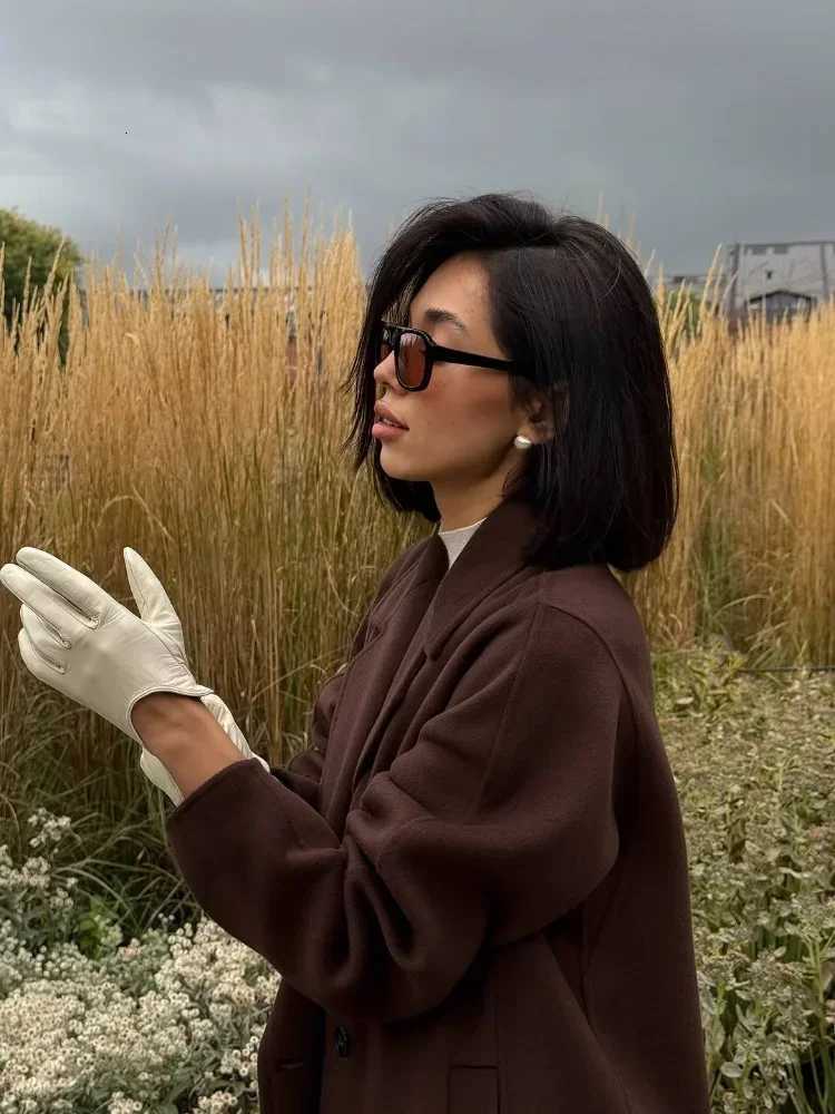 Casual Solid Lapel Woolen Blend Overcoat Women Single Breasted Full Sleeve V-neck Loose Warm Coat 2025 Winter Street OuterwearT251224