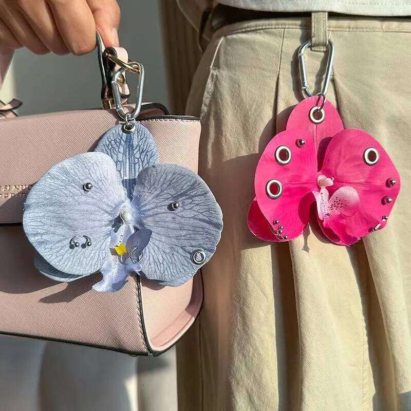 Exquisite Phalaenopsis Orchid Lily Keychain Creative Simulation Flower Bag Pendant Fashion Backpack Decoration Accessories Gifts X251224