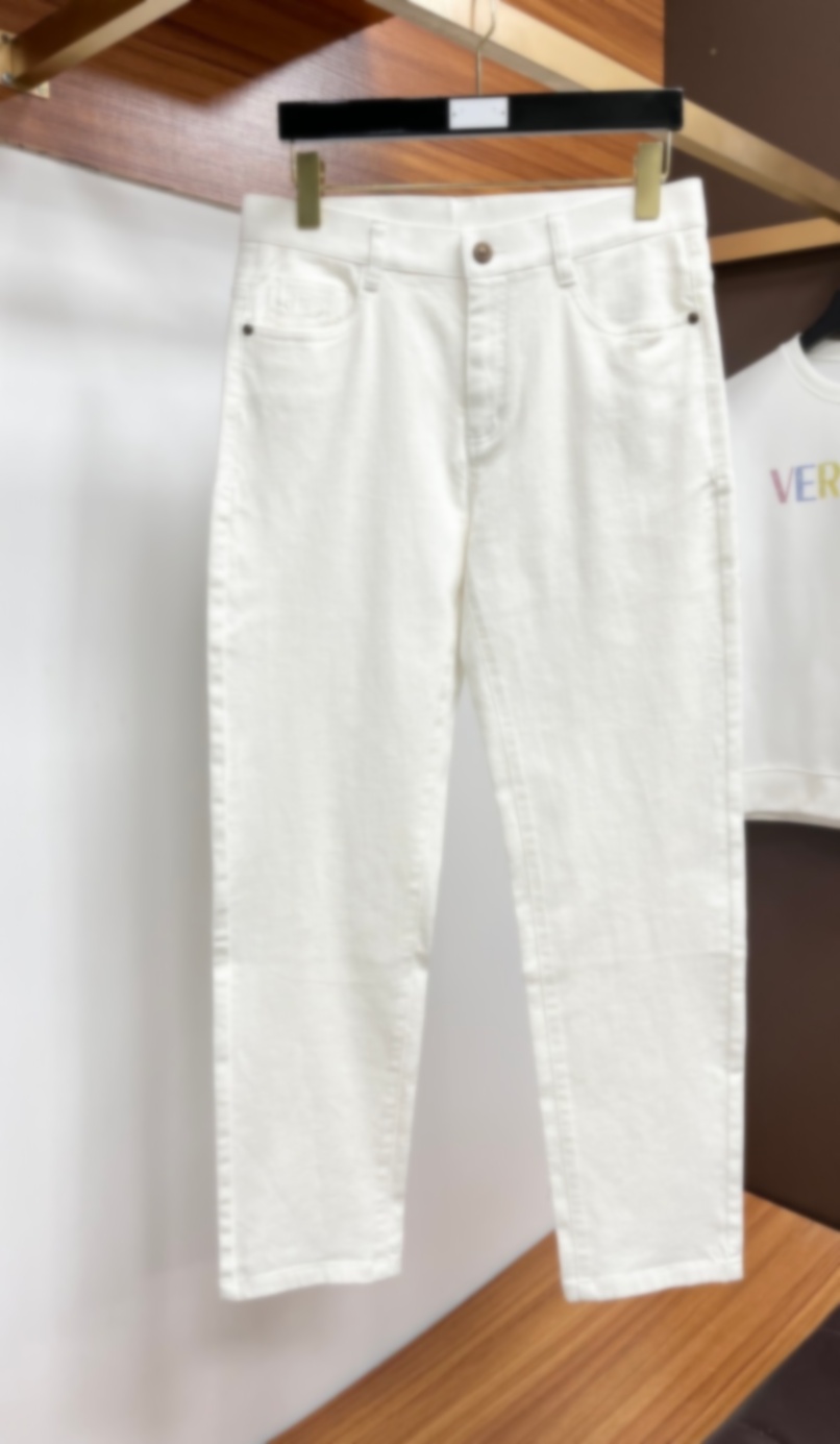 T F 2026 Jeans New … - image