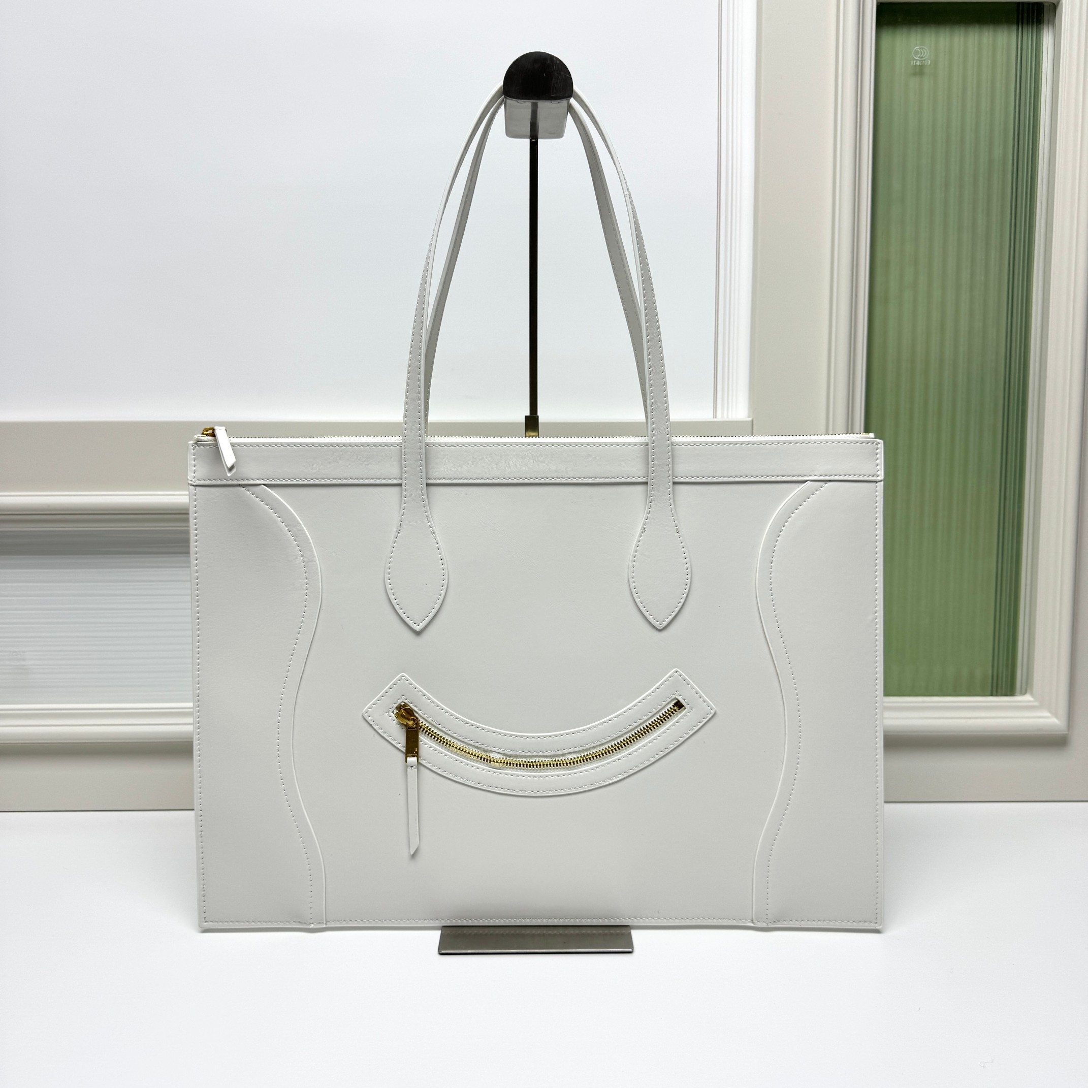 Designer bags tote bags large-capacity shopping bags handbags fashion bags women's shoulder bags ladies' smiling face bags leather c44cm