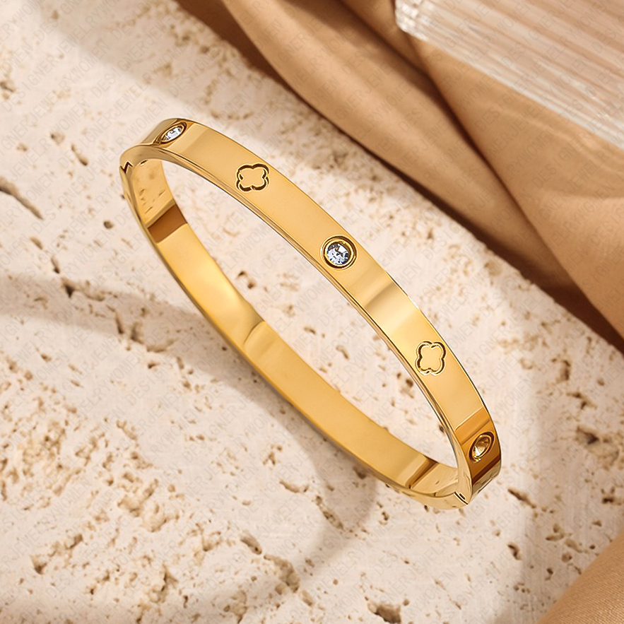 Designer Bracelet for Women Diamond Bangle 18K Gold Plated Bangles Luxury Jewlery Designer for Women Sparkling Elegant Gift Premium