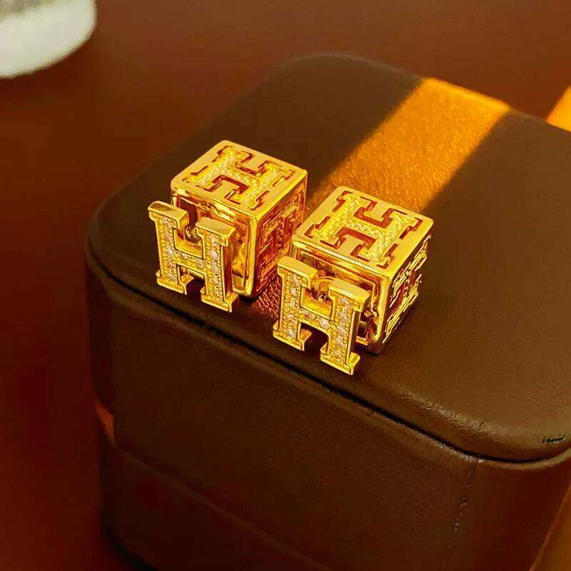 Lady Zircon Hollow Square Letter Stud New Fashionable and Luxurious Design Jewelry Earrings Fashion Earrings
