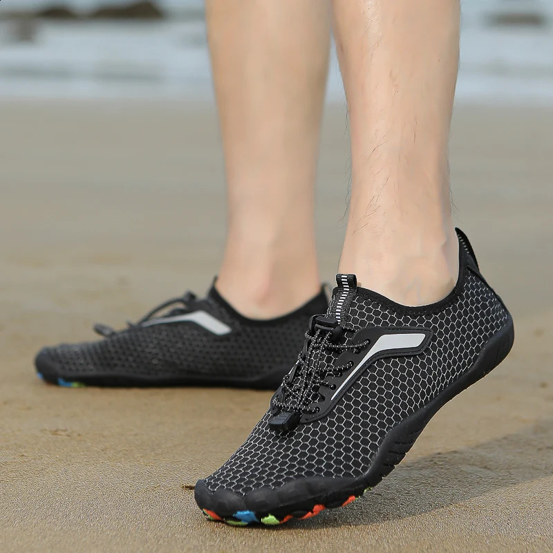 Men Aqua Shoes Barefoot Water Shoes Beach Upstream Wading Swimming Sneakers Women Anti-Slip Quick-Drying Outdoor Sandals Unisex 251223