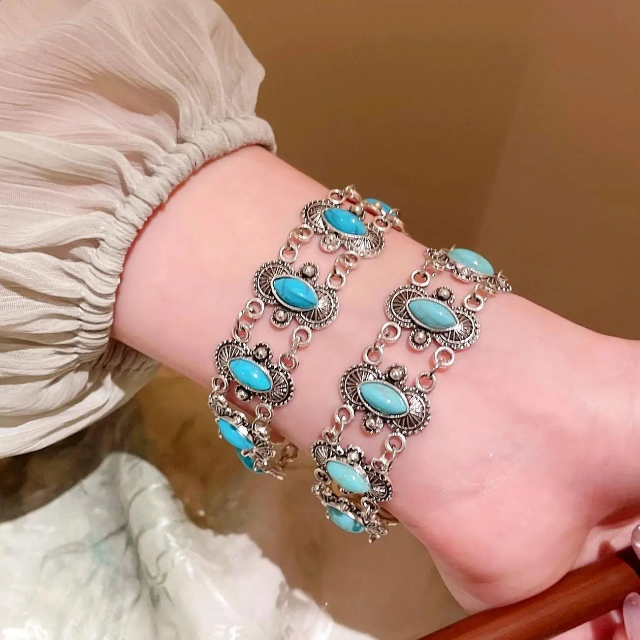 WANZHI Exquisite Bohemian Ethnic Style Metal Bracelets for Women Vintage High-end Bracelet Fashion Jewelry Accessories Gifts 251219
