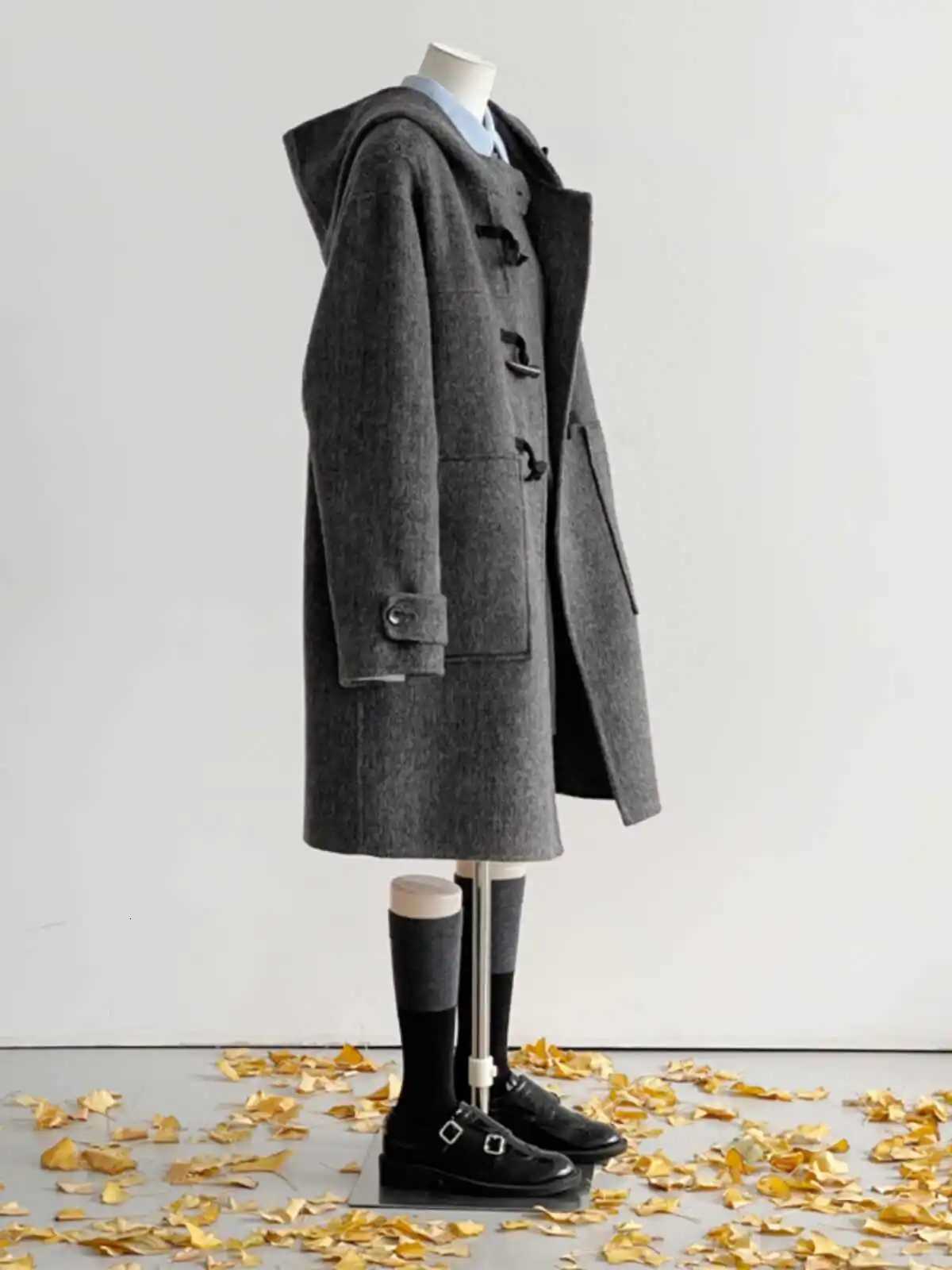 Cow Horn Buckle Gray Woolen Coat For Women 2025 New Autumn And Winter High-End Hooded Loose Woolen CoatT251224