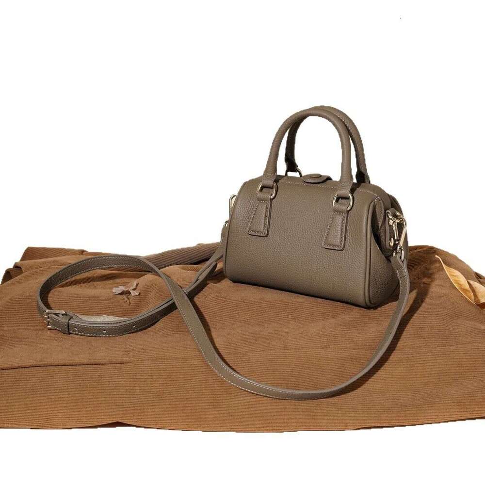 Luxury bag, handbag, Hobo hot item, P home bowling bag, high-end feeling, pillow bag, popular and versatile, shoulder bag, crossbody bag for women