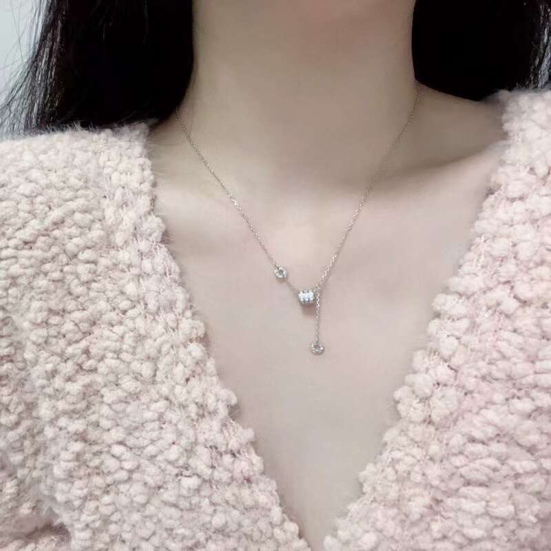 White Copper Light Luxury Niche Small Waist Necklace for Women High-end Full Diamond Exquisite Fashion Design Clavicle
