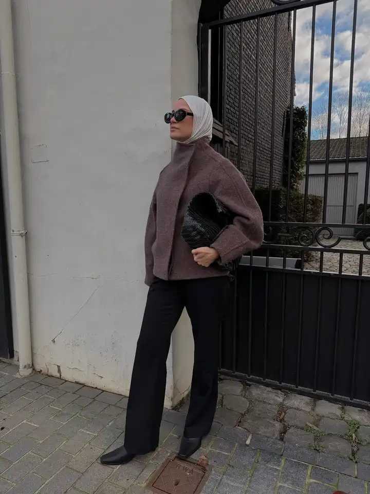 Women Elegant Stand Collar Woolen Overcoat Casual Full Sleeve Single Breasted Loose Short Coats Lady Commute Office OuterwearT251224