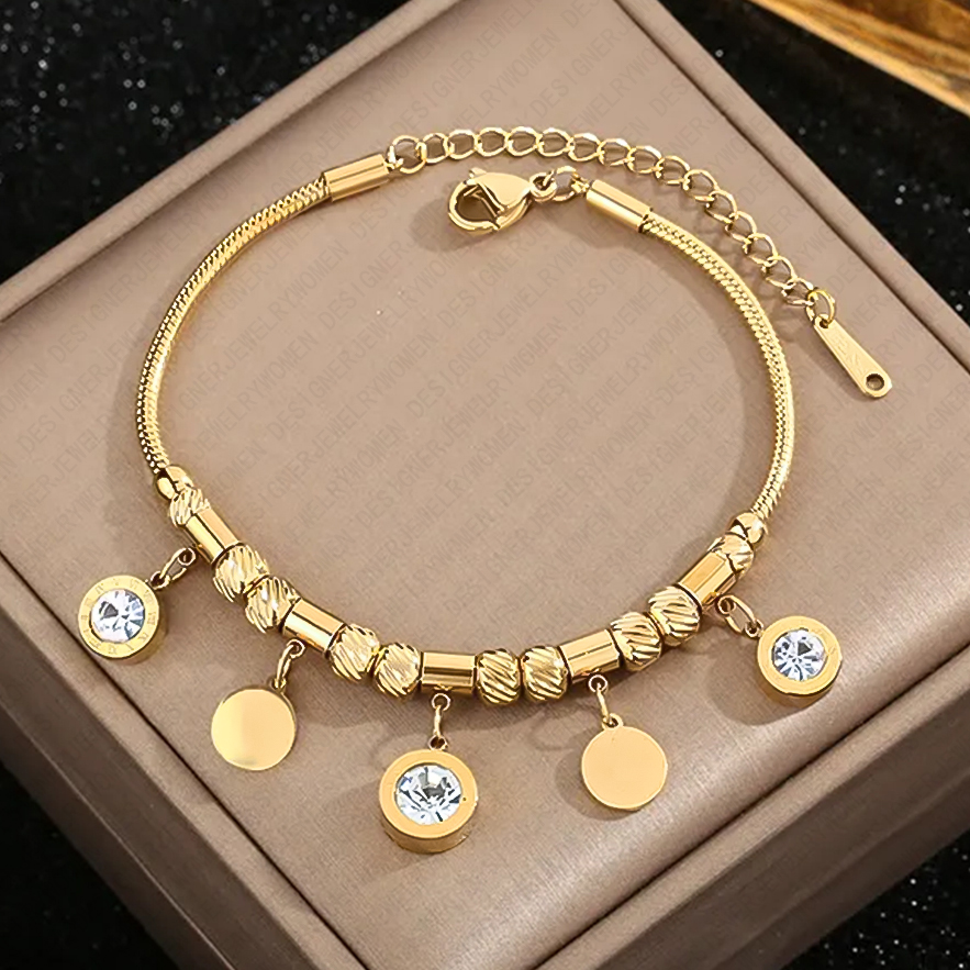 Designer Bracelet for Women Diamond Bracelets Vintage Open Bangle Roman Numeral Bangles Luxury Jewlery Designer for Women Timeless Sparkling Gif