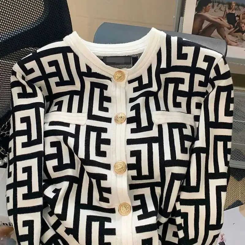 Spring Autumn Jacket Women Knitted Cardigan Cropped Cardigan Highend Luxury Designer Clothes Short Tops Sweater Trend Coats