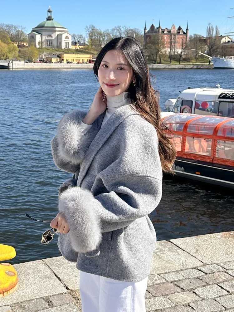 Fashion Lapel V-neck Woolen Coat Women Chic Lace Up Single Breasted Pocket Loose Jacket 2025 New Lady Daily High Street OutwearsT251224