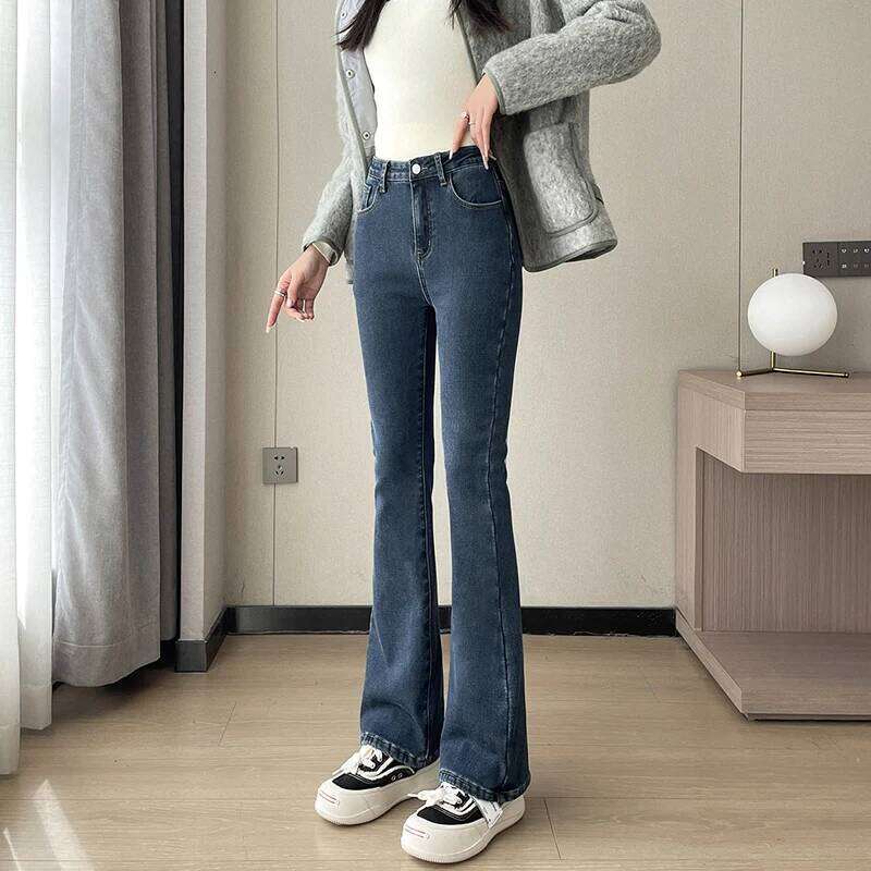 2023 Fashion New Women Warm Plush Flared Jeans Thermal Fleece Loose Denim Pants Female High Waist Urban Straight Flare Trouser X251224