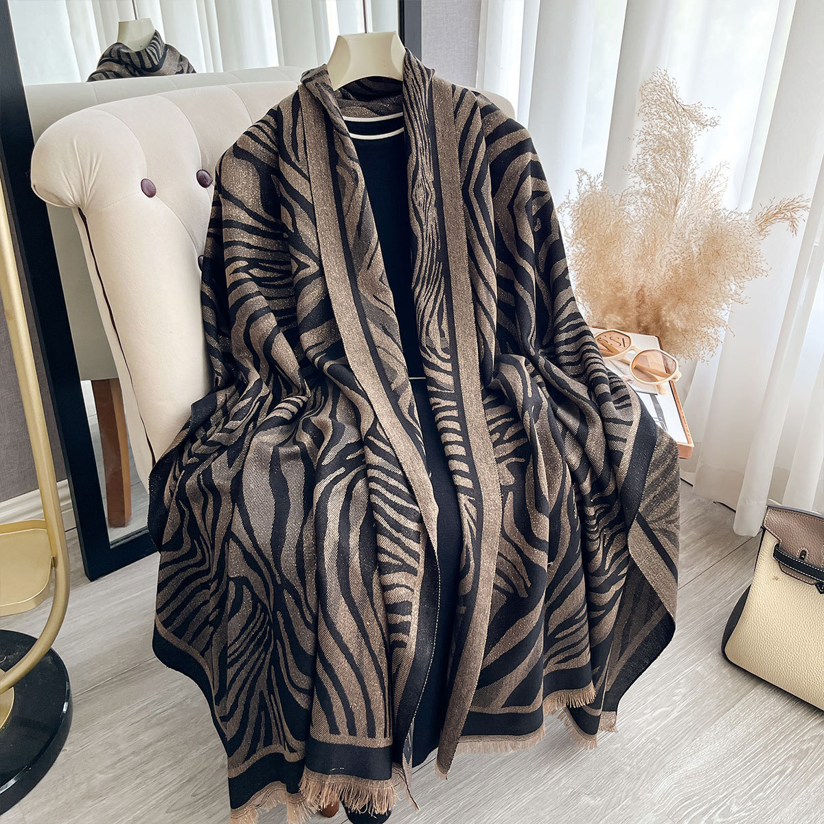 Light Luxury Leopar… - image