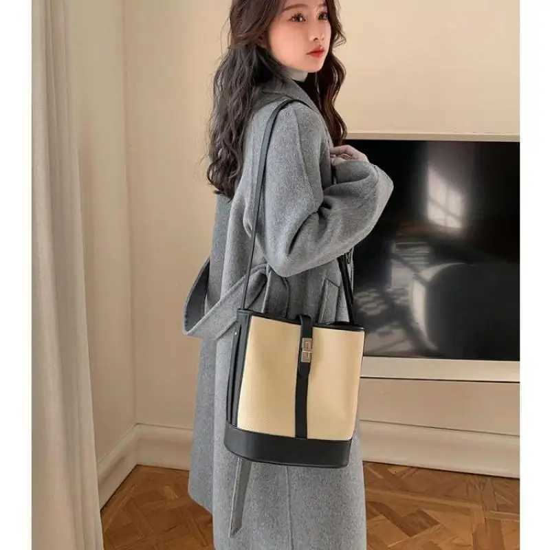 Grey Double Breasted Woolen Coat For Women Winter New Fashionable And Simple Temperament Design Lace-up Mid-length Wool CoatsT251224