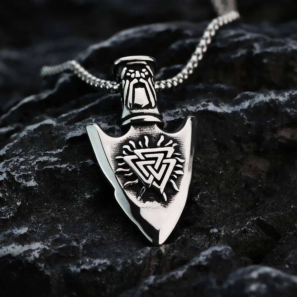 European and American Viking Compass Rune Arrow Titanium Men's Creative Stainless Steel Pendant Necklace X251224