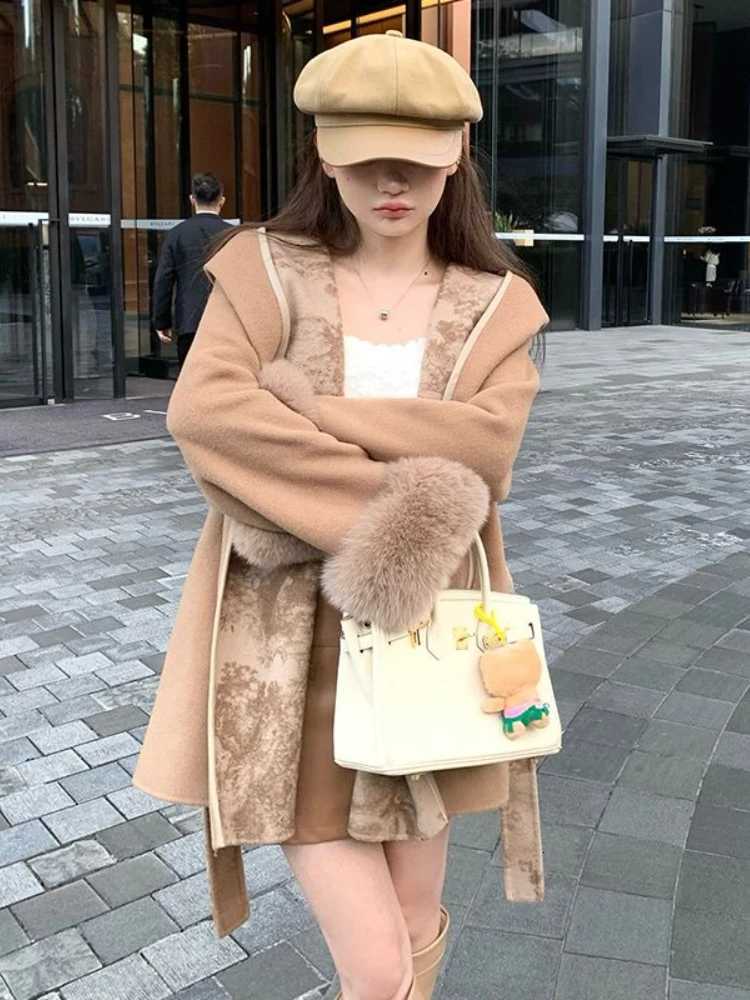 Winter Retro Floral Printed Patchwork Wool Coat Women New Fashion Korean Style Loose Hooded Woolen Jacket Party Fur Blends 2025T251224