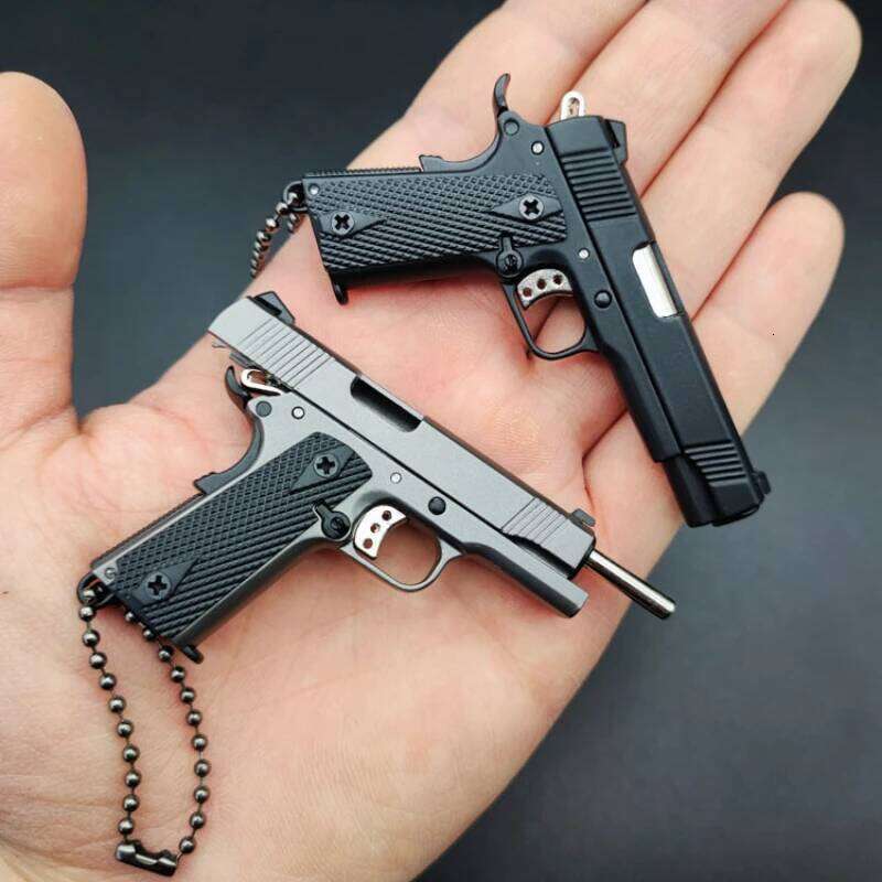Upgraded 1:3 Metal Gun Model Keychain Mini 1911 Design Military Weapon Pendant Collectible for Accessories X251224