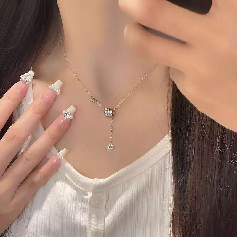 White Copper Light Luxury Niche Small Waist Necklace for Women High-end Full Diamond Exquisite Fashion Design Clavicle