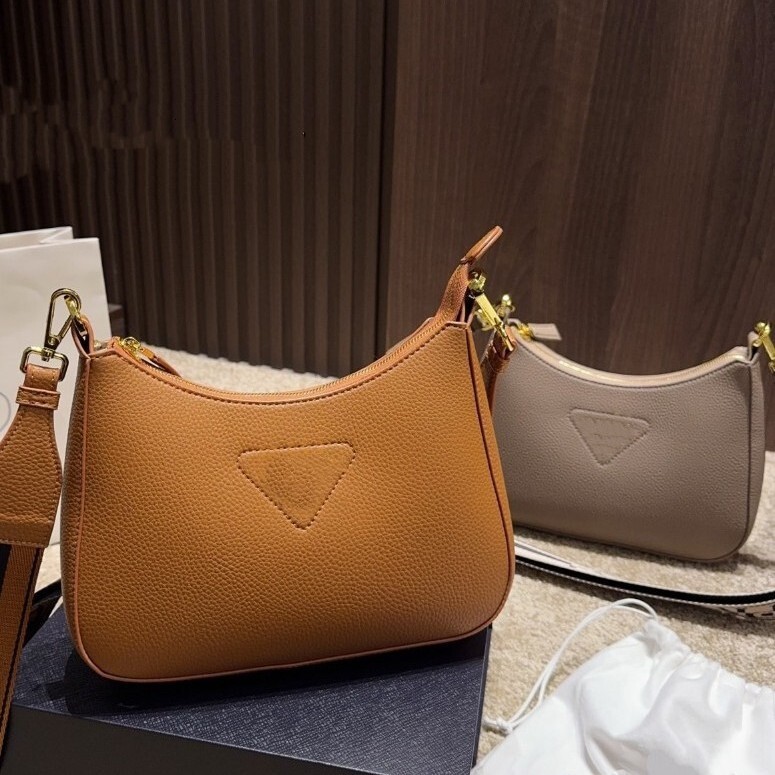 new model Designer Fashion Canvas Shoulder Strap Underarm Bag Crossbody Litchi Pattern Handbag New Hobo Mahjong Bull Horn Envelope Women s Luxury