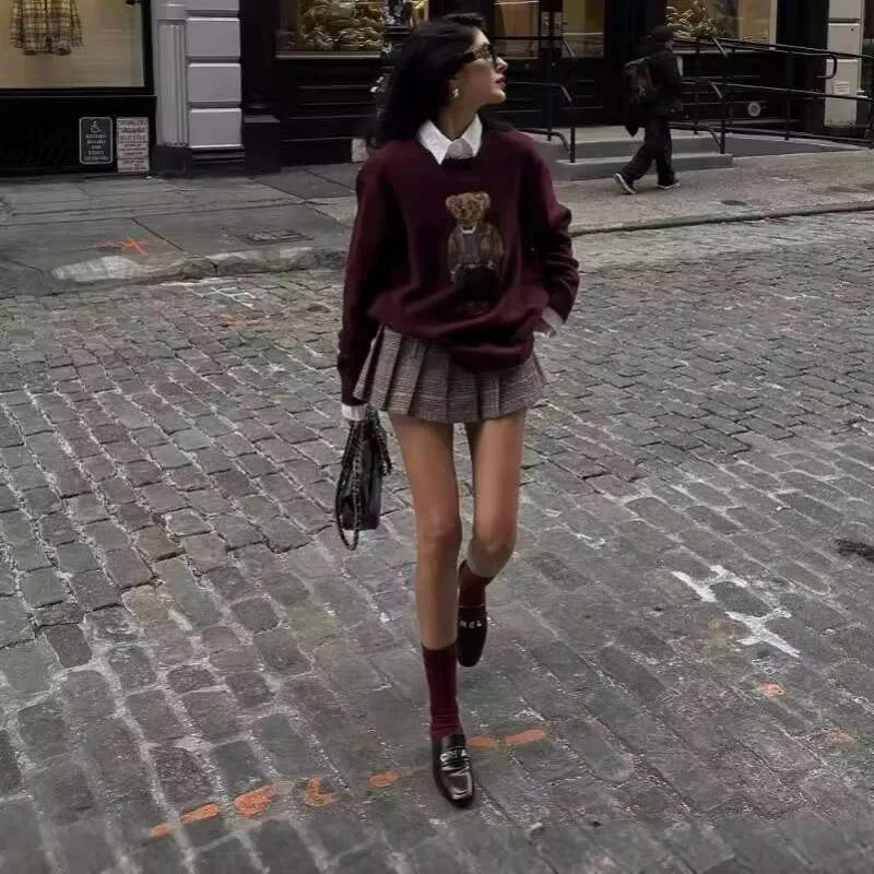 Autumn&Winter New Women's Clothing Teddy Bear Embroidery Round Neck Slim Fit Cartoon College Style Knitted Sweater Top