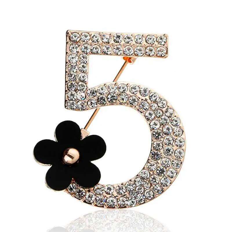 Designer Rhinestone Number 5 Flower Brooch for Women Luxury Fashion Wedding Party Letter Boutonniere Jewelry Gift High Quality Textured Statement Accessory