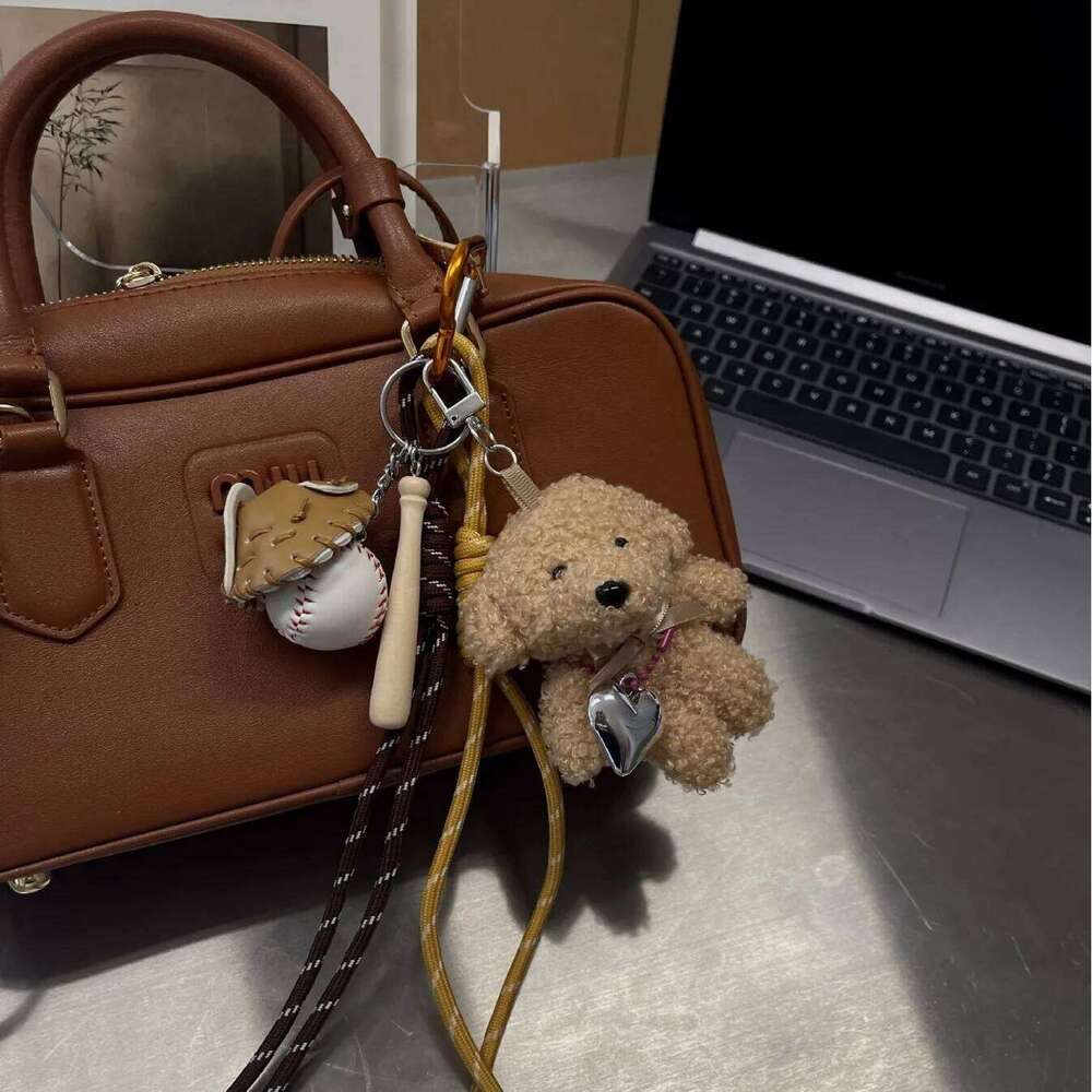 Original Designed Key Chain with baseball Plush dog Decor Sporty Style Bag Pendant Casual Cool Trendy Fashion Accessories X251224