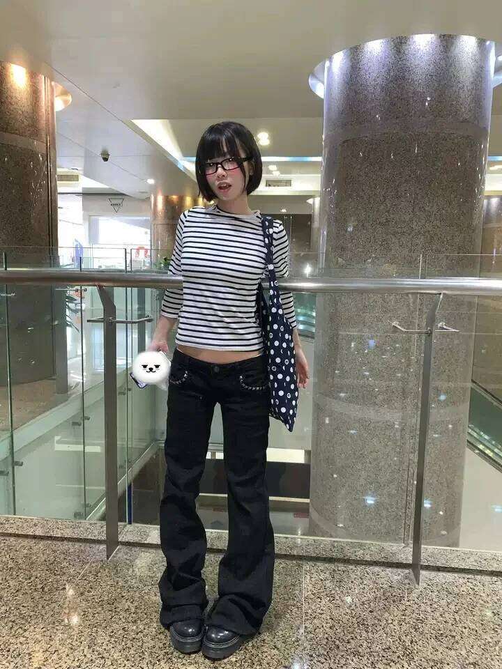 Women Vintage Black Low Rise Flared Jeans Denim Pants American Retro Rivet Slim 90s Bell Bottom Y2k Harajuku Kpop Trousers X251224