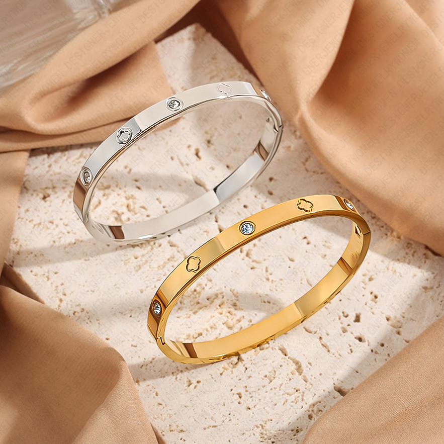 Designer Bracelet for Women Diamond Bangle 18K Gold Plated Bangles Luxury Jewlery Designer for Women Sparkling Elegant Gift Premium