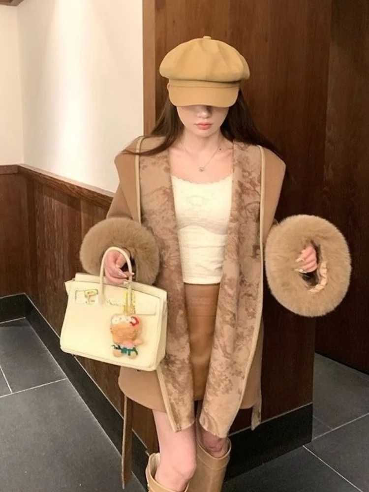 Winter Retro Floral Printed Patchwork Wool Coat Women New Fashion Korean Style Loose Hooded Woolen Jacket Party Fur Blends 2025T251224